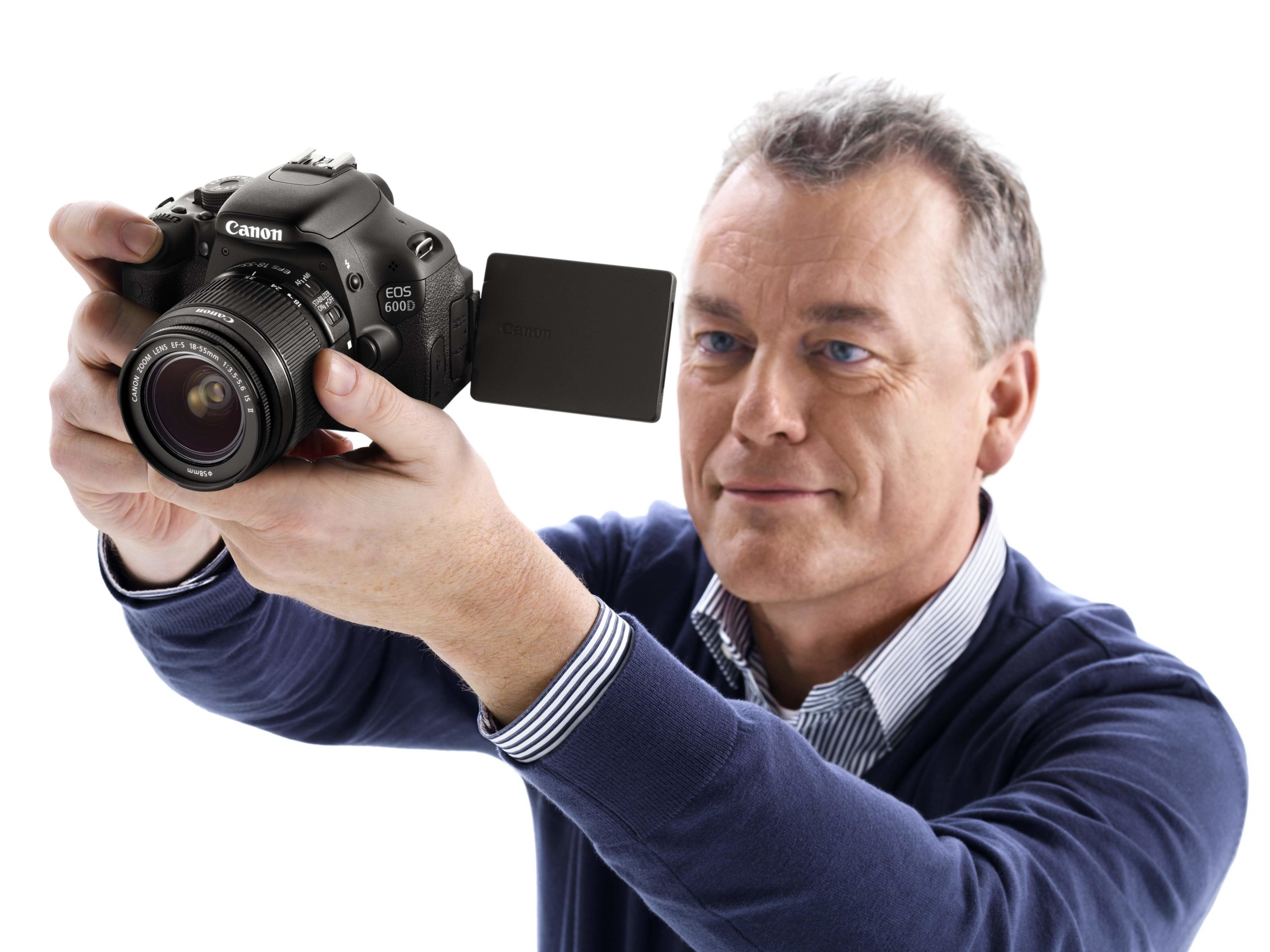Máy ảnh Canon 600D là sự lựa chọn tuyệt vời cho những người đam mê nhiếp ảnh. Với màn hình LCD 3 inch, khả năng chụp ảnh liên tục 3,7 hình/giây và tính năng xử lý hình ảnh DIGIC 4, bạn sẽ có được những bức ảnh tuyệt đẹp và chân thực. 